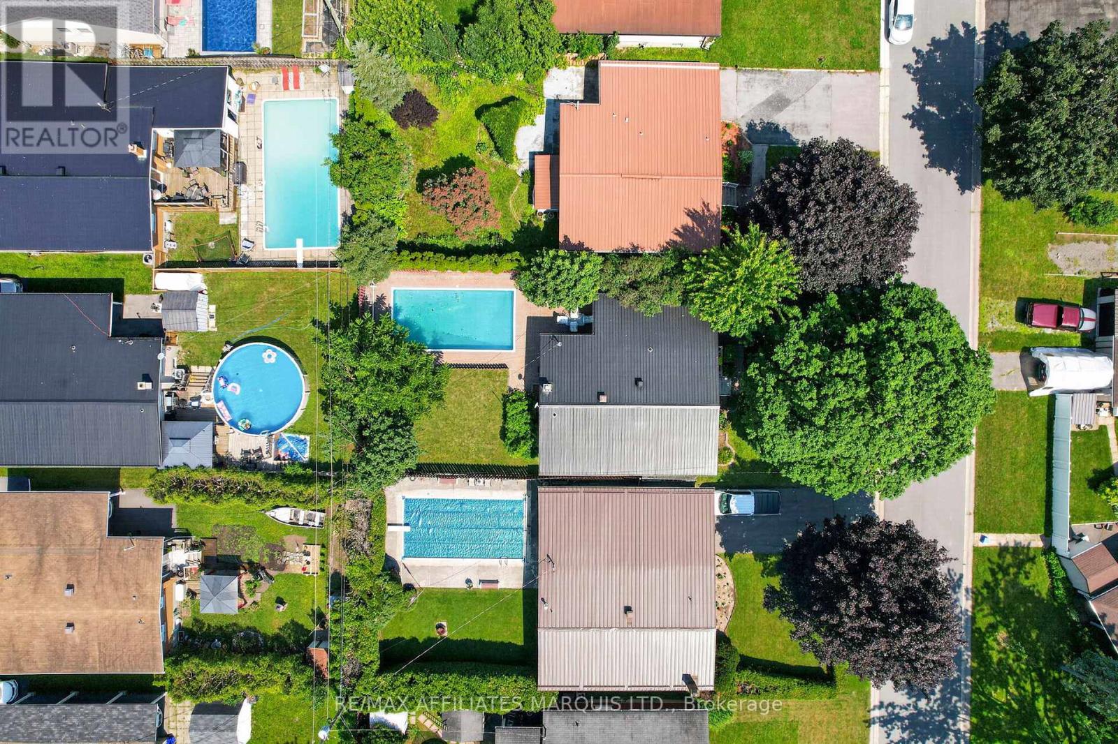 438 BEACH AVENUE - Image 45