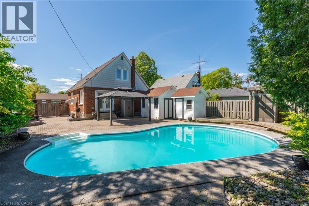 27 DELEVAN Crescent - 1