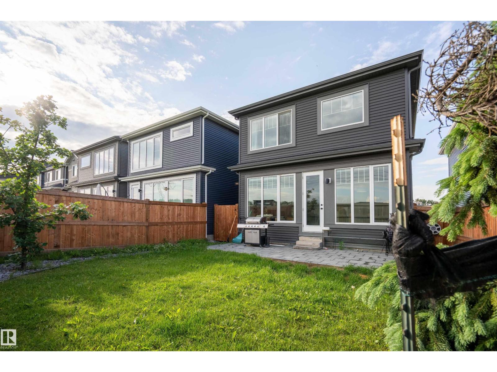 1091 EATON RD NW - 44