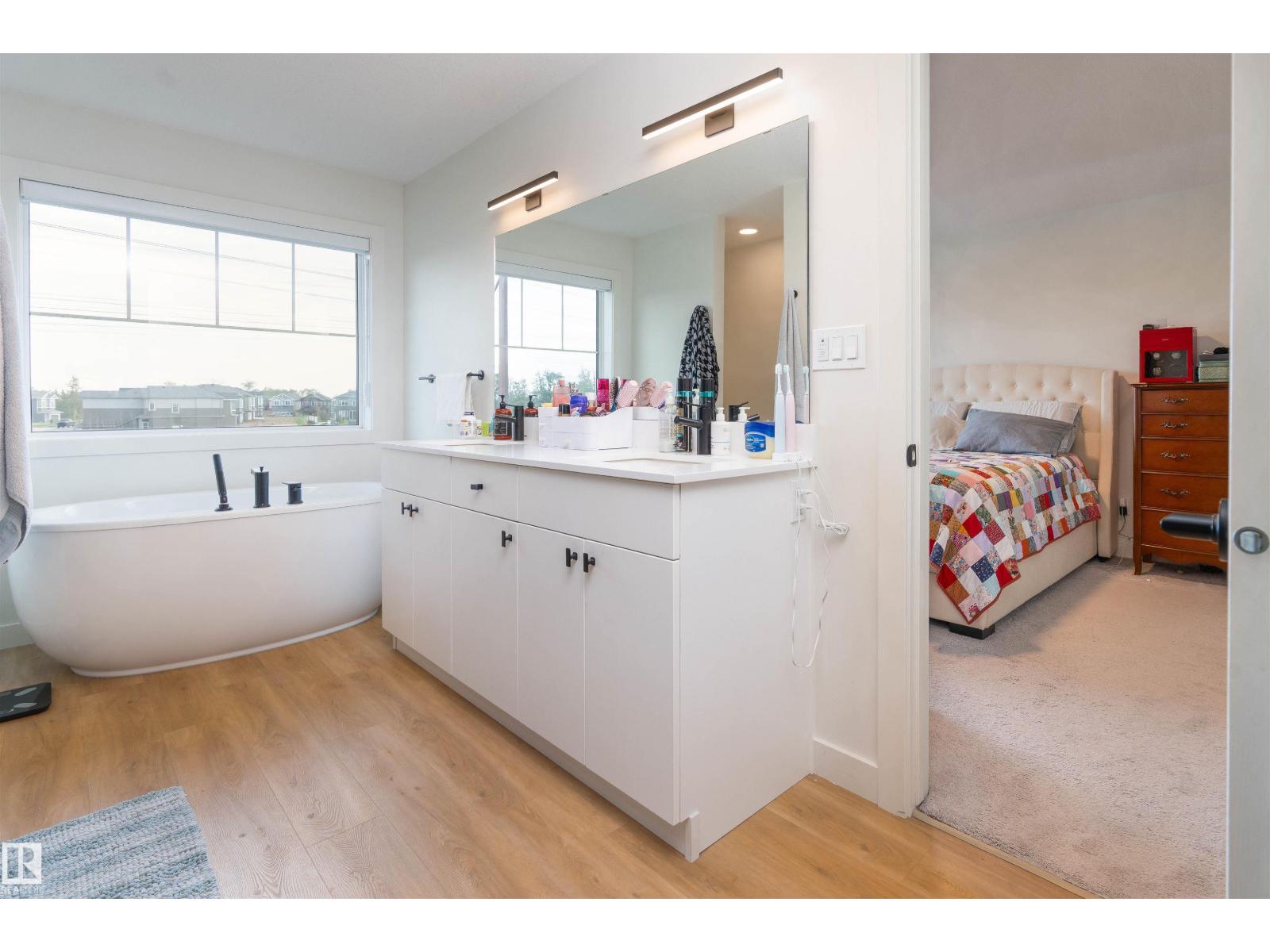 1091 EATON RD NW - 33