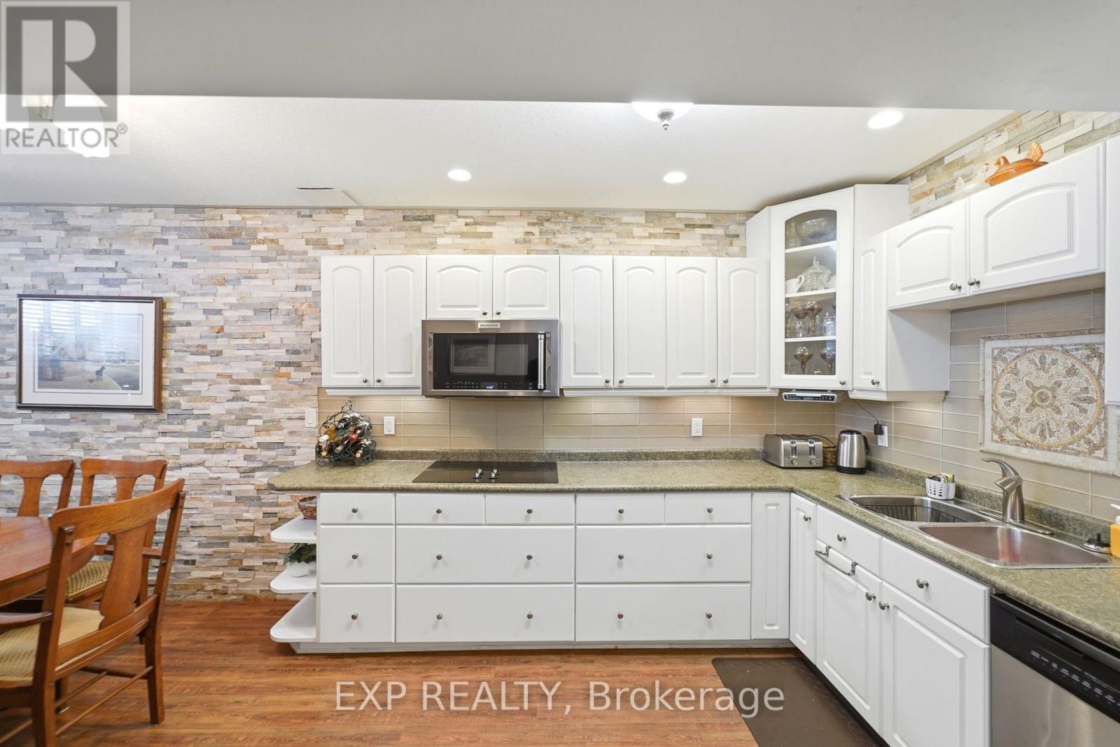202 WELLBROOK BOULEVARD - 31