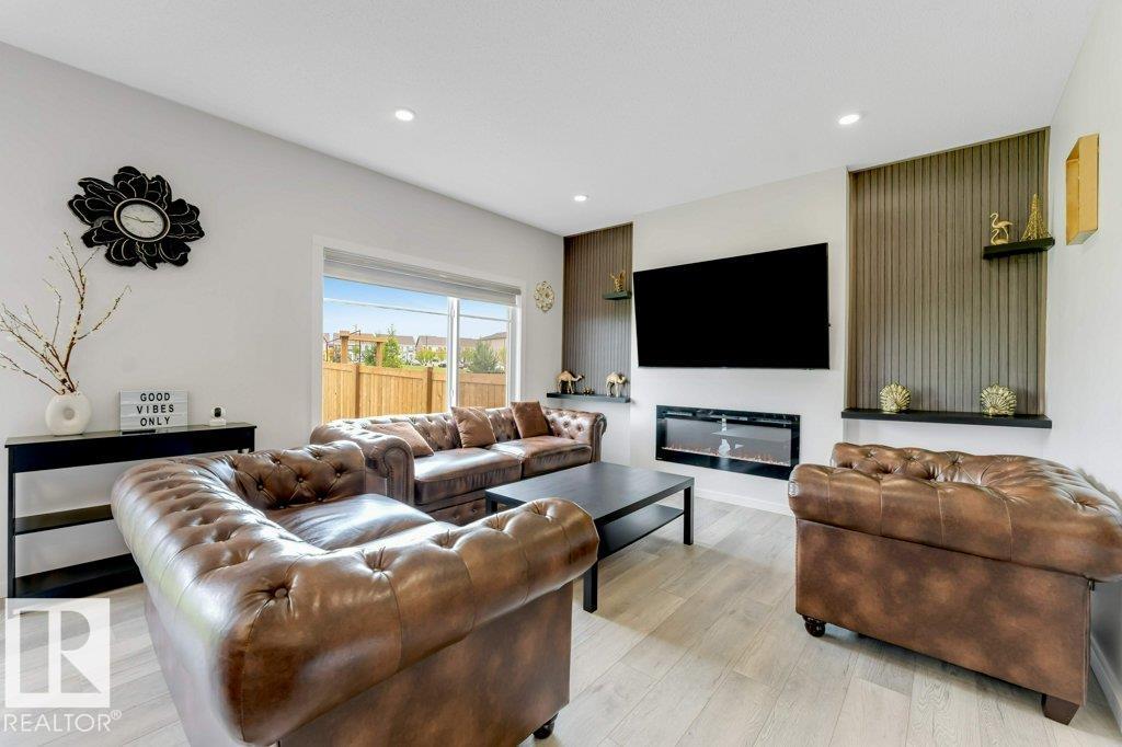 3111 9 ST NW - 17