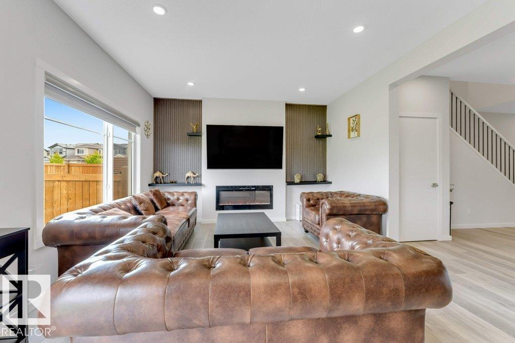 3111 9 ST NW - 18