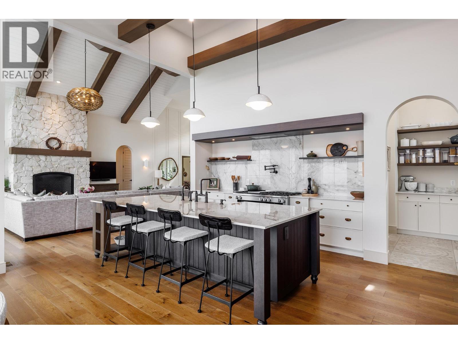 3448 Arrowroot Drive, Kelowna