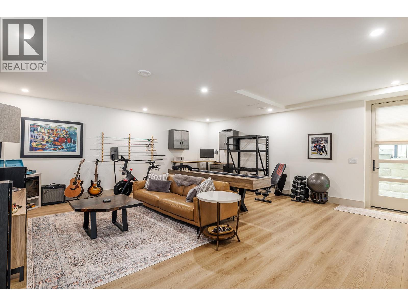 3448 Arrowroot Drive, Kelowna