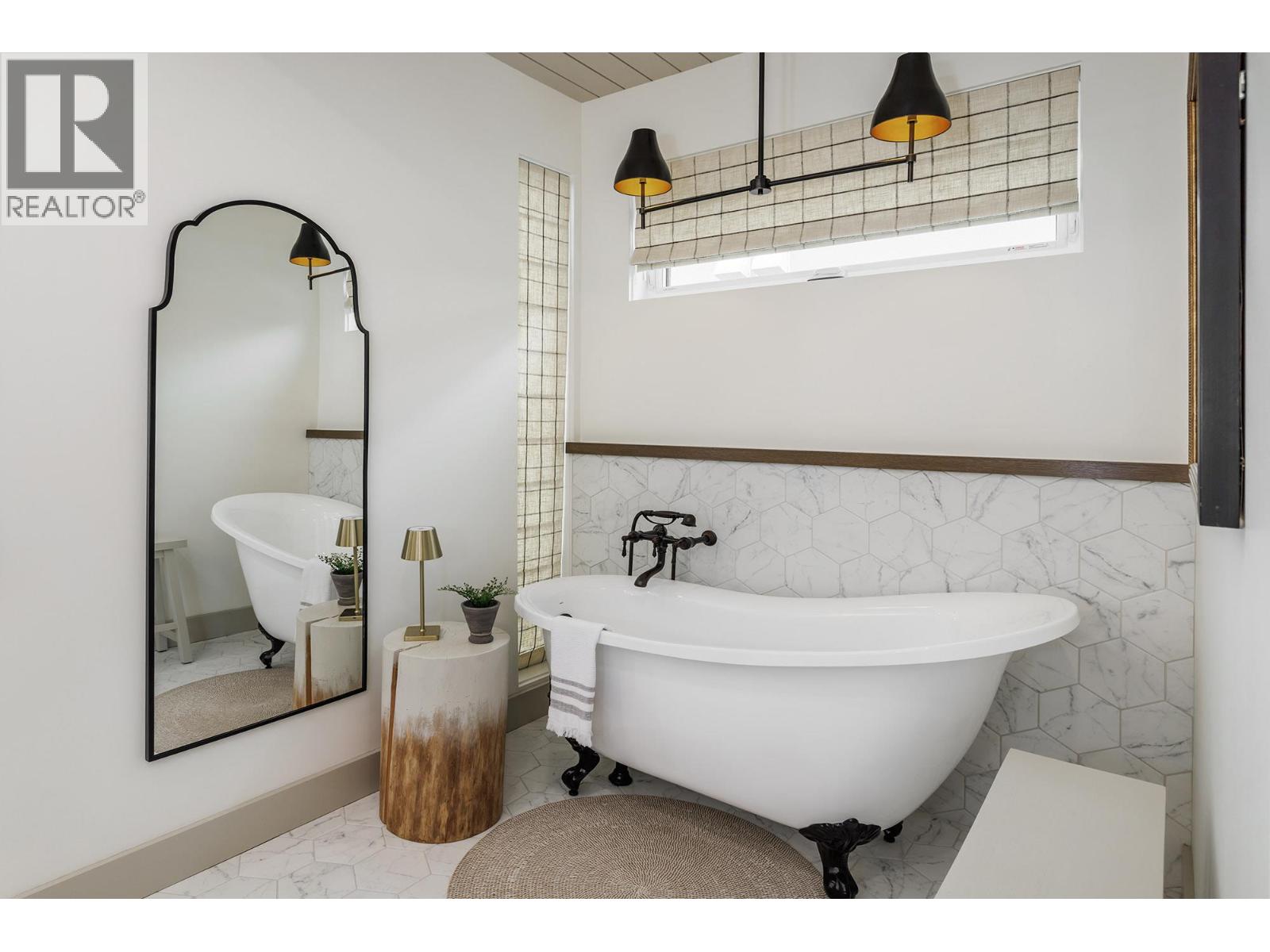 3448 Arrowroot Drive, Kelowna