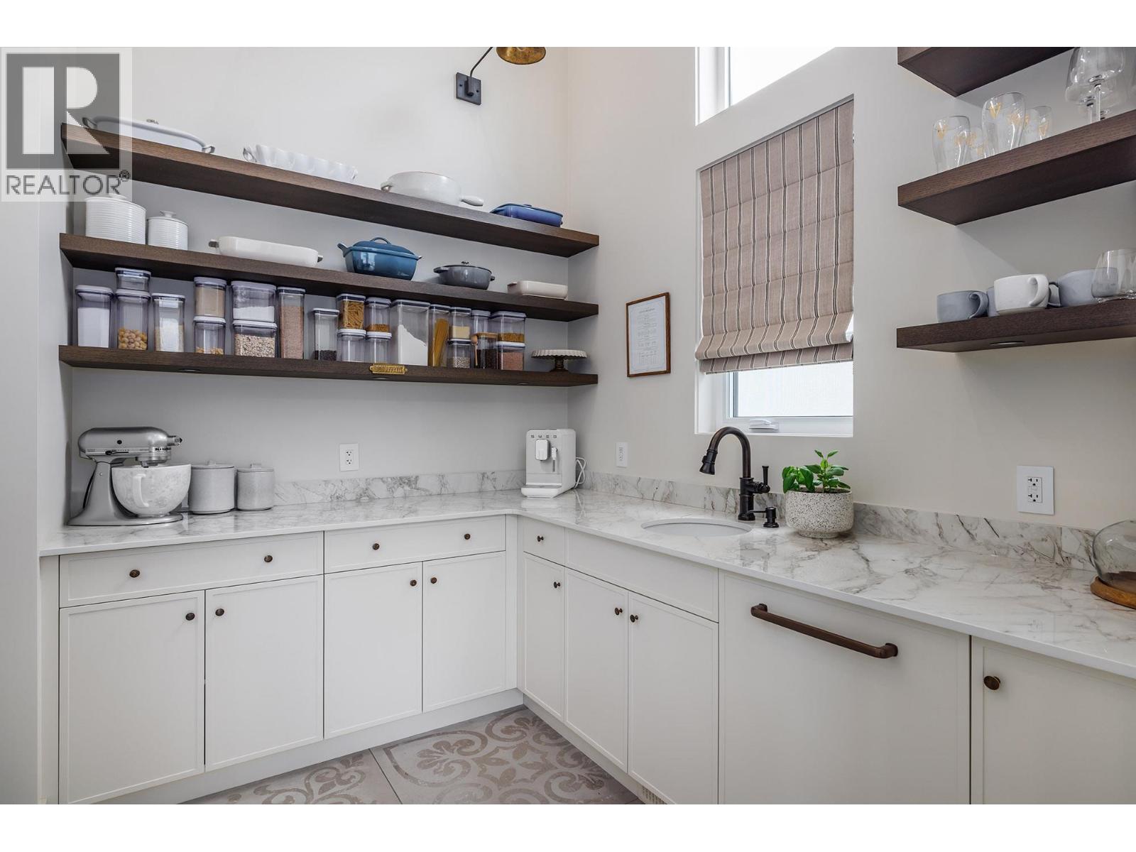 3448 Arrowroot Drive, Kelowna