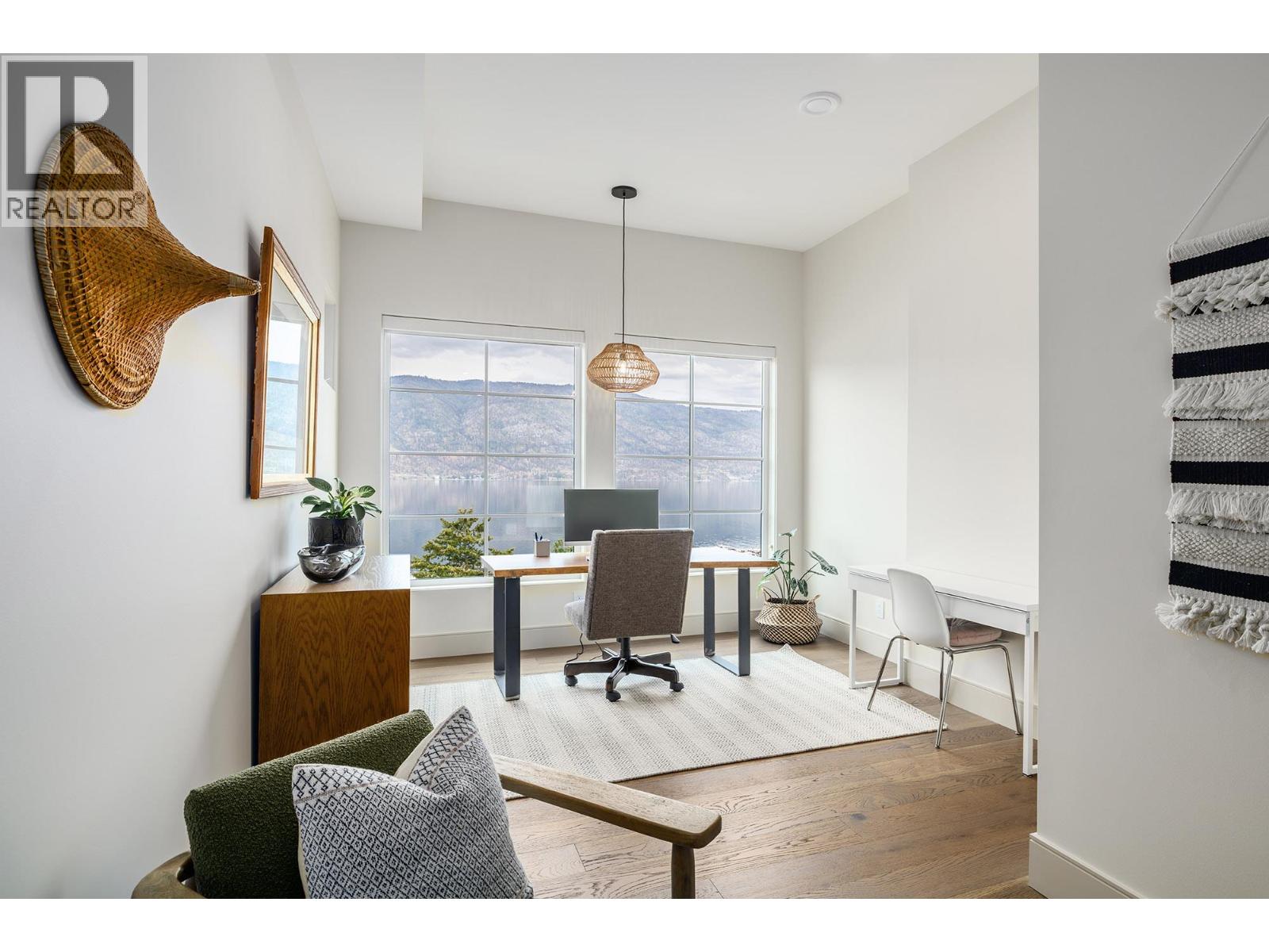 3448 Arrowroot Drive, Kelowna