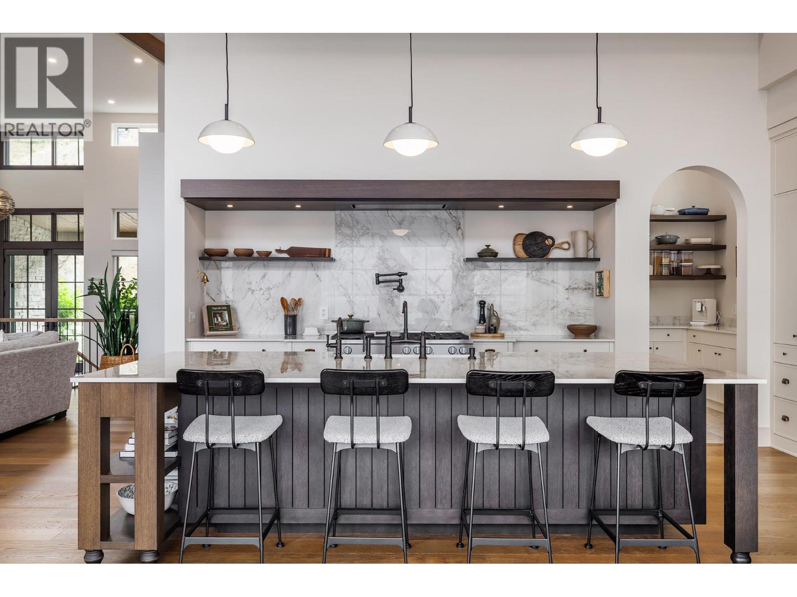 3448 Arrowroot Drive, Kelowna