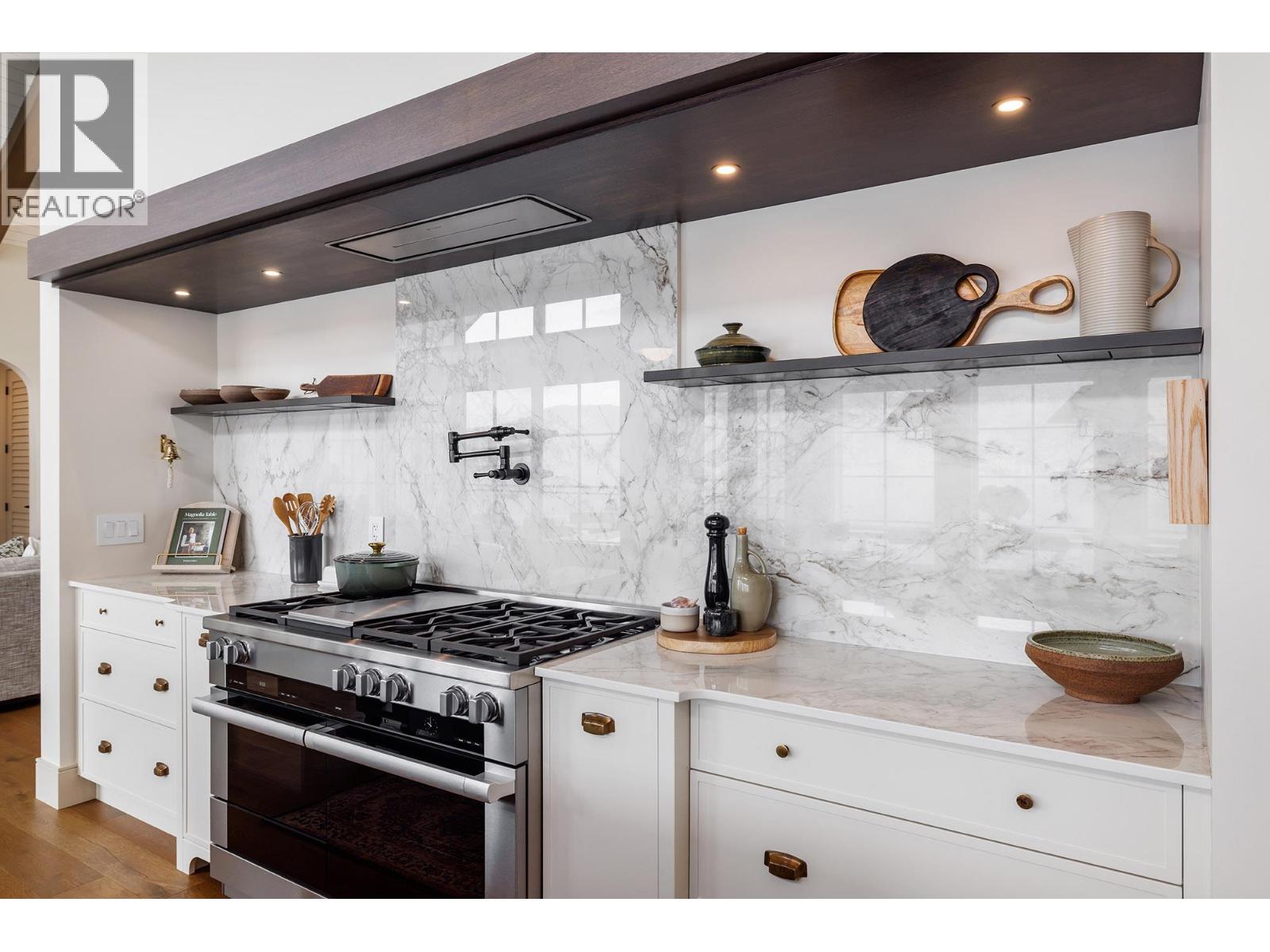 3448 Arrowroot Drive, Kelowna