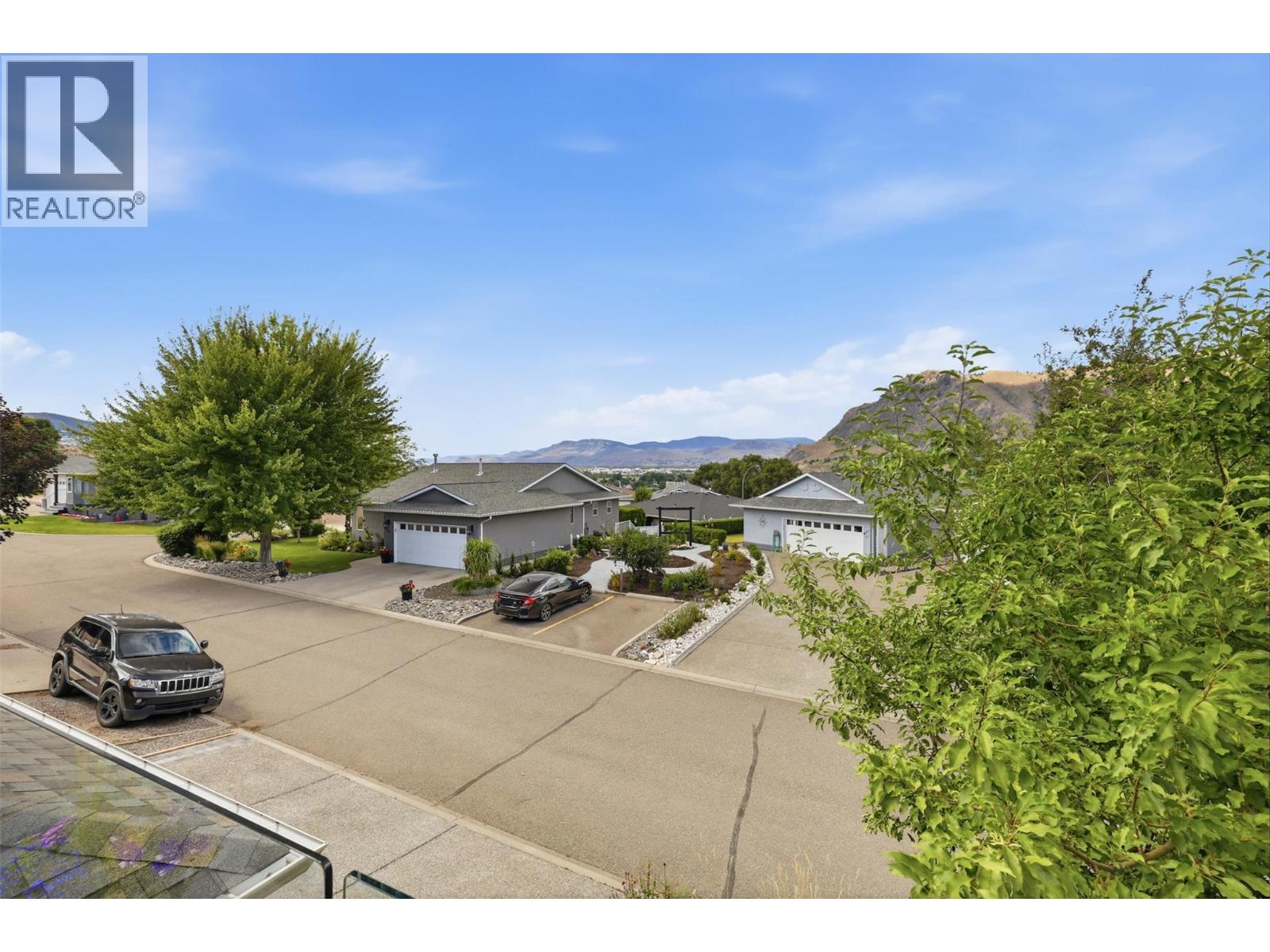 #25 1651 VALLEYVIEW Drive - 12