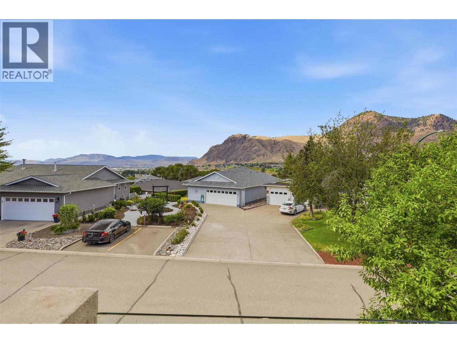 #25 1651 VALLEYVIEW Drive - 13