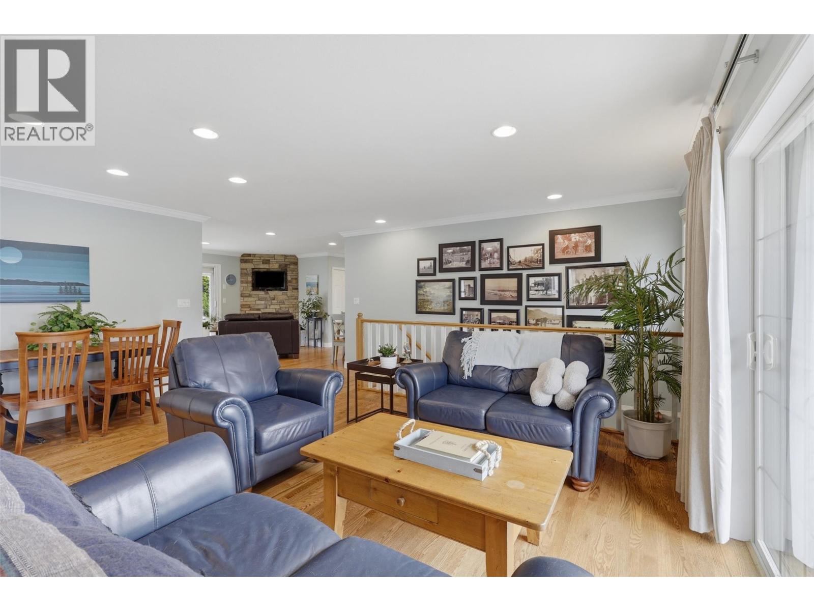 #25 1651 VALLEYVIEW Drive - 14