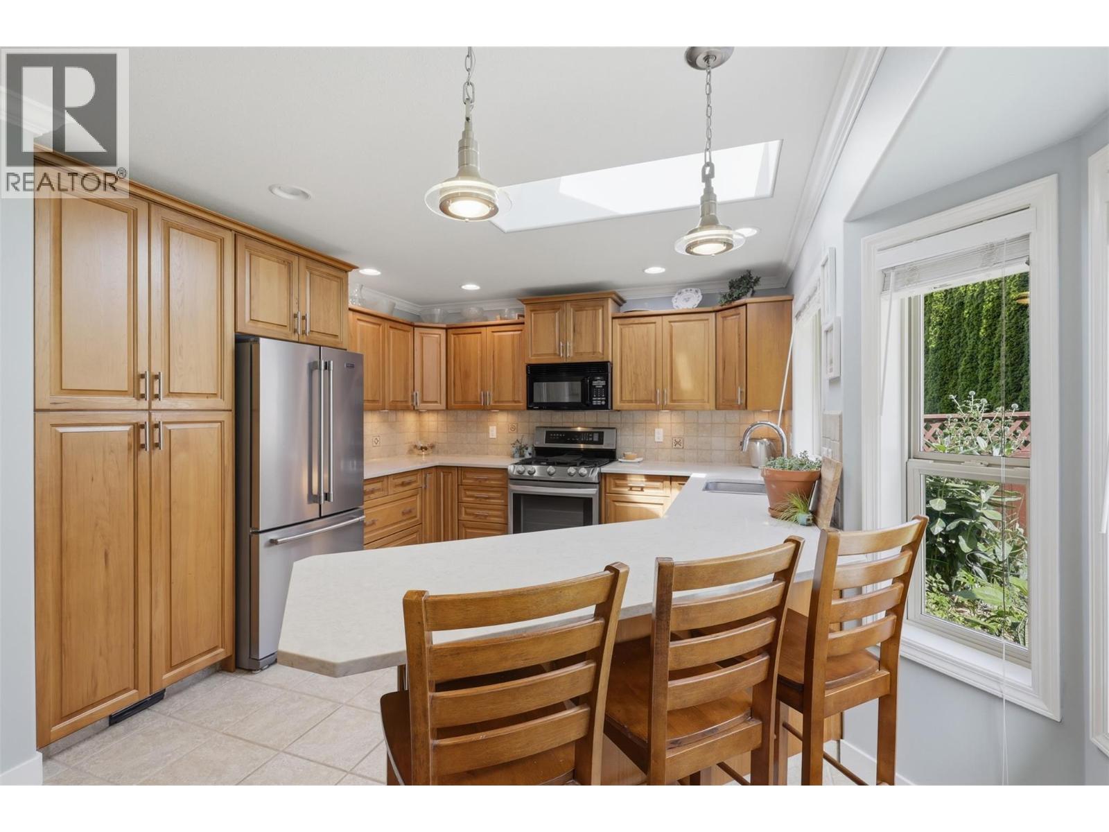 #25 1651 VALLEYVIEW Drive - 17