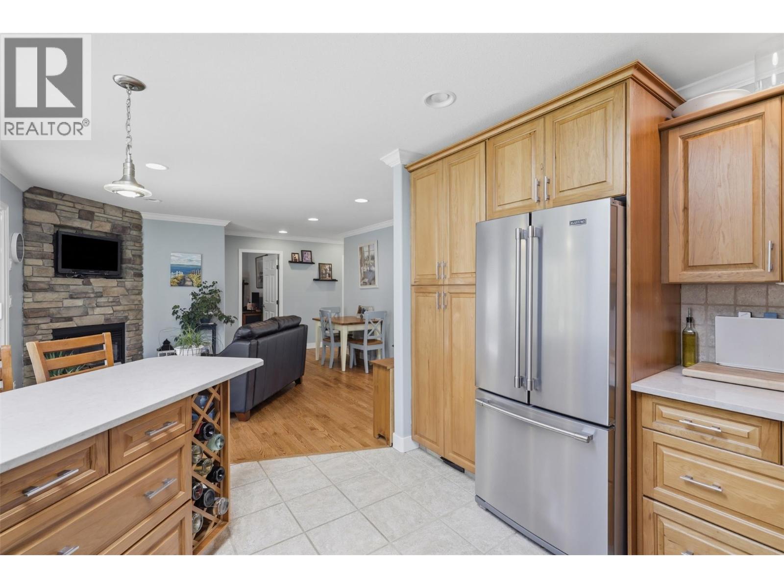 #25 1651 VALLEYVIEW Drive - 20