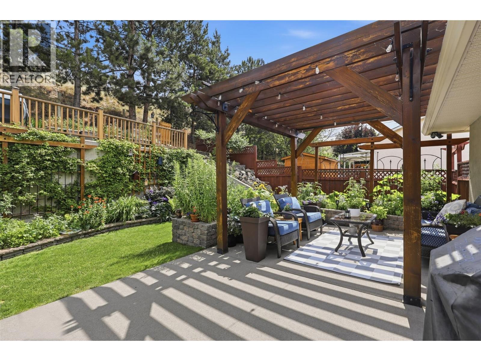#25 1651 VALLEYVIEW Drive - 23