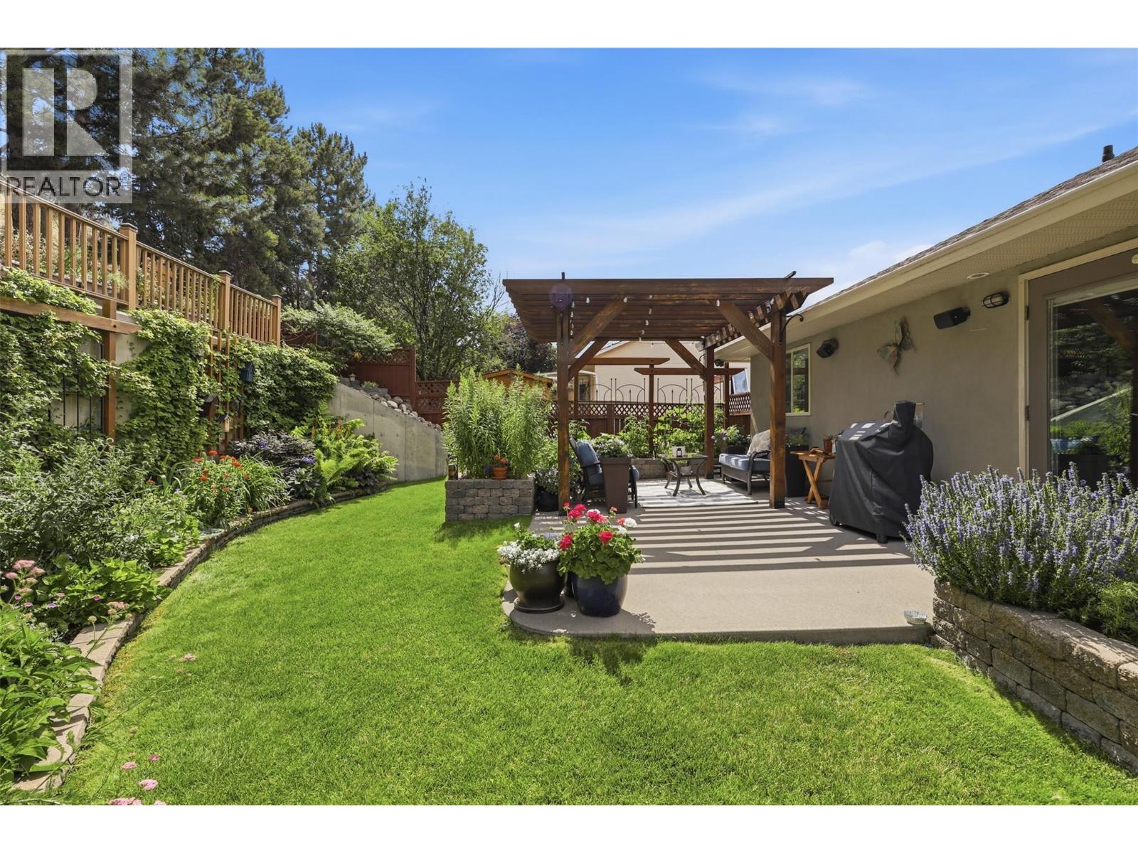 #25 1651 VALLEYVIEW Drive - 50