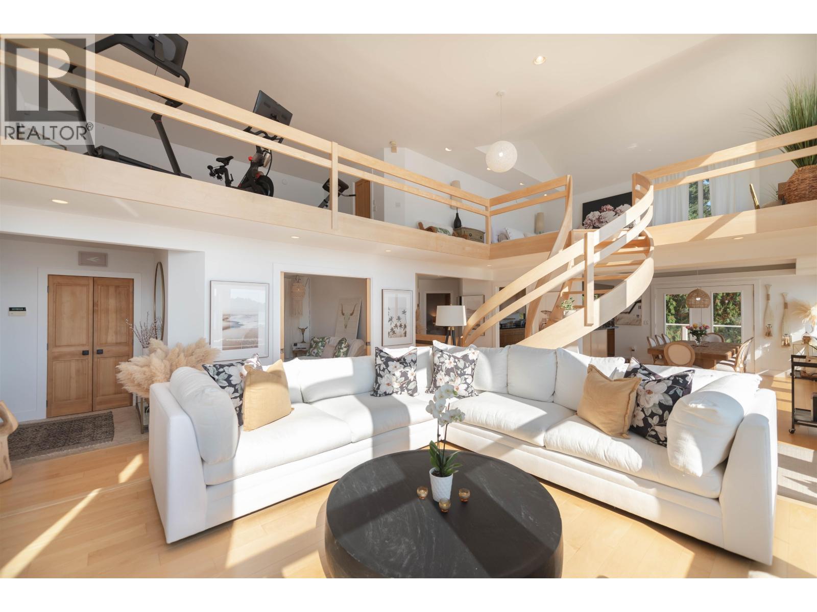 6655 SUNSHINE COAST HIGHWAY, Sechelt