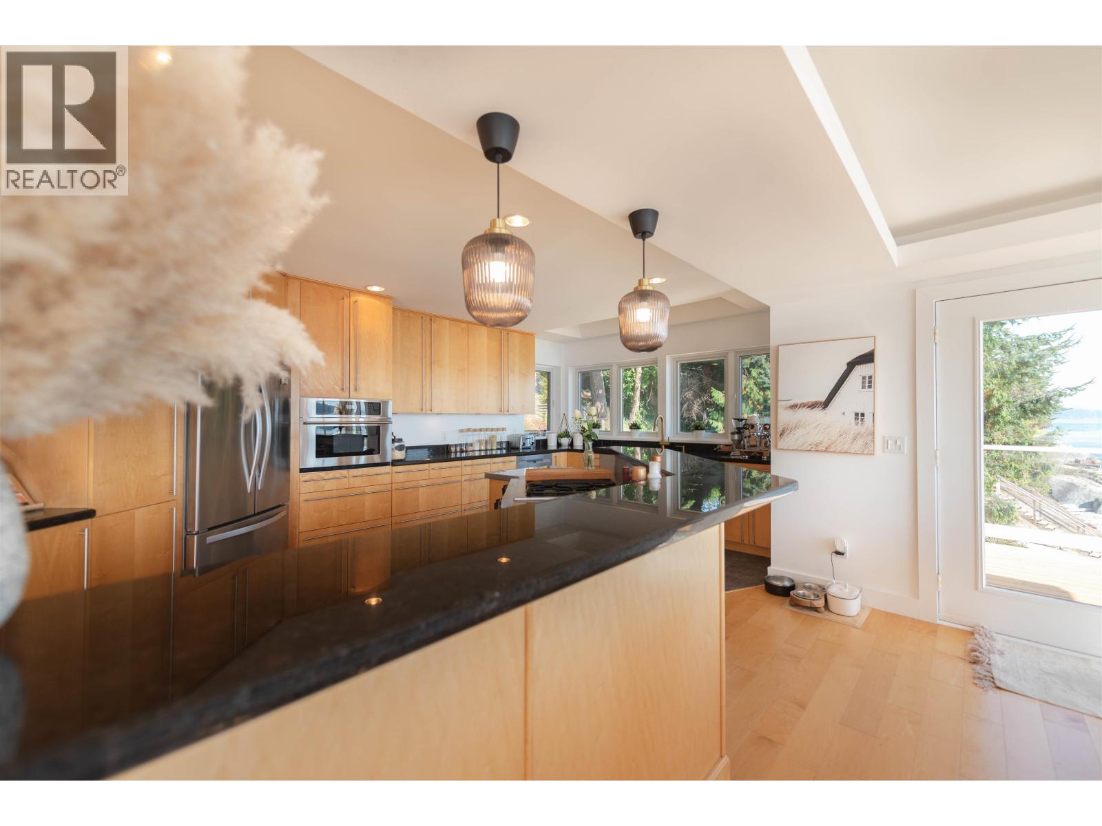 6655 SUNSHINE COAST HIGHWAY, Sechelt