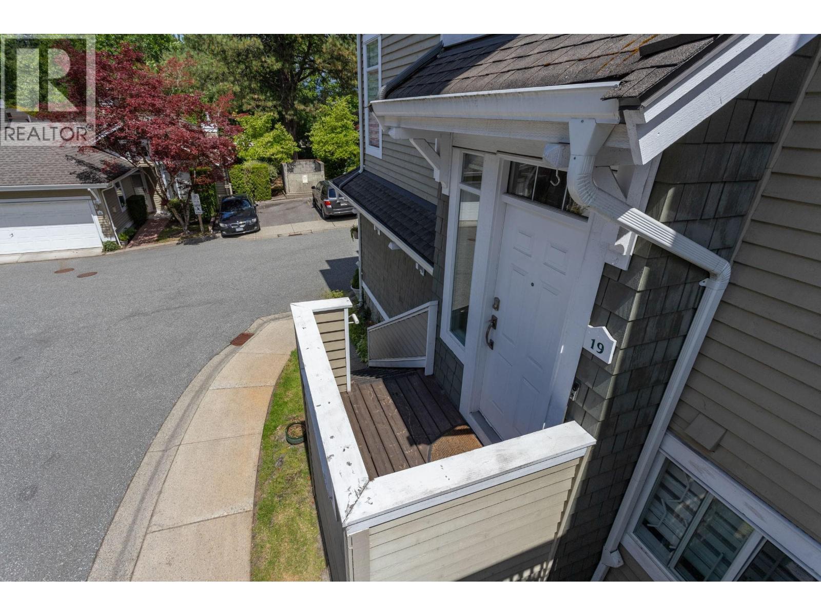 19 5240 OAKMOUNT CRESCENT, Burnaby