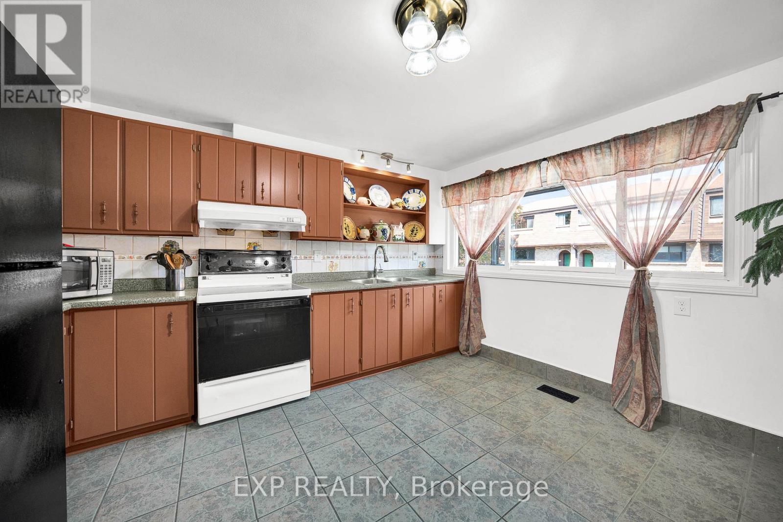 #6 2 BERTONA STREET - 10