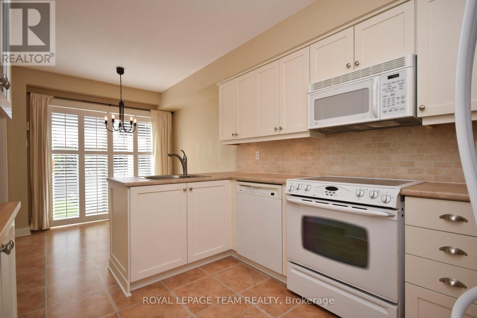 3 Bed, 3 Bath House for Rent in Ottawa – 55 HARRINGTON COURT, Ottawa – MLS# X13516442 - Image 12