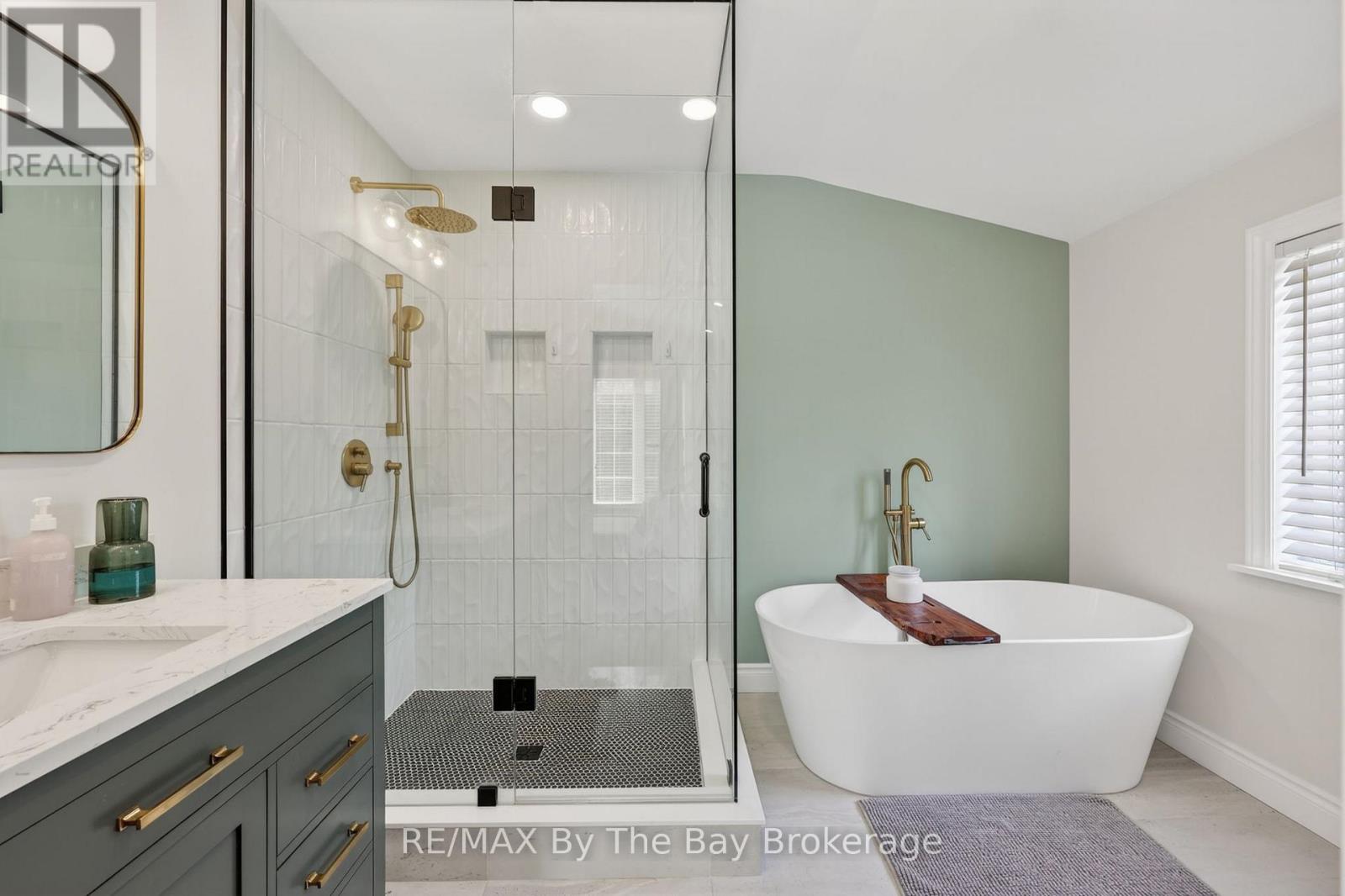 326 GOLF COURSE ROAD - 18