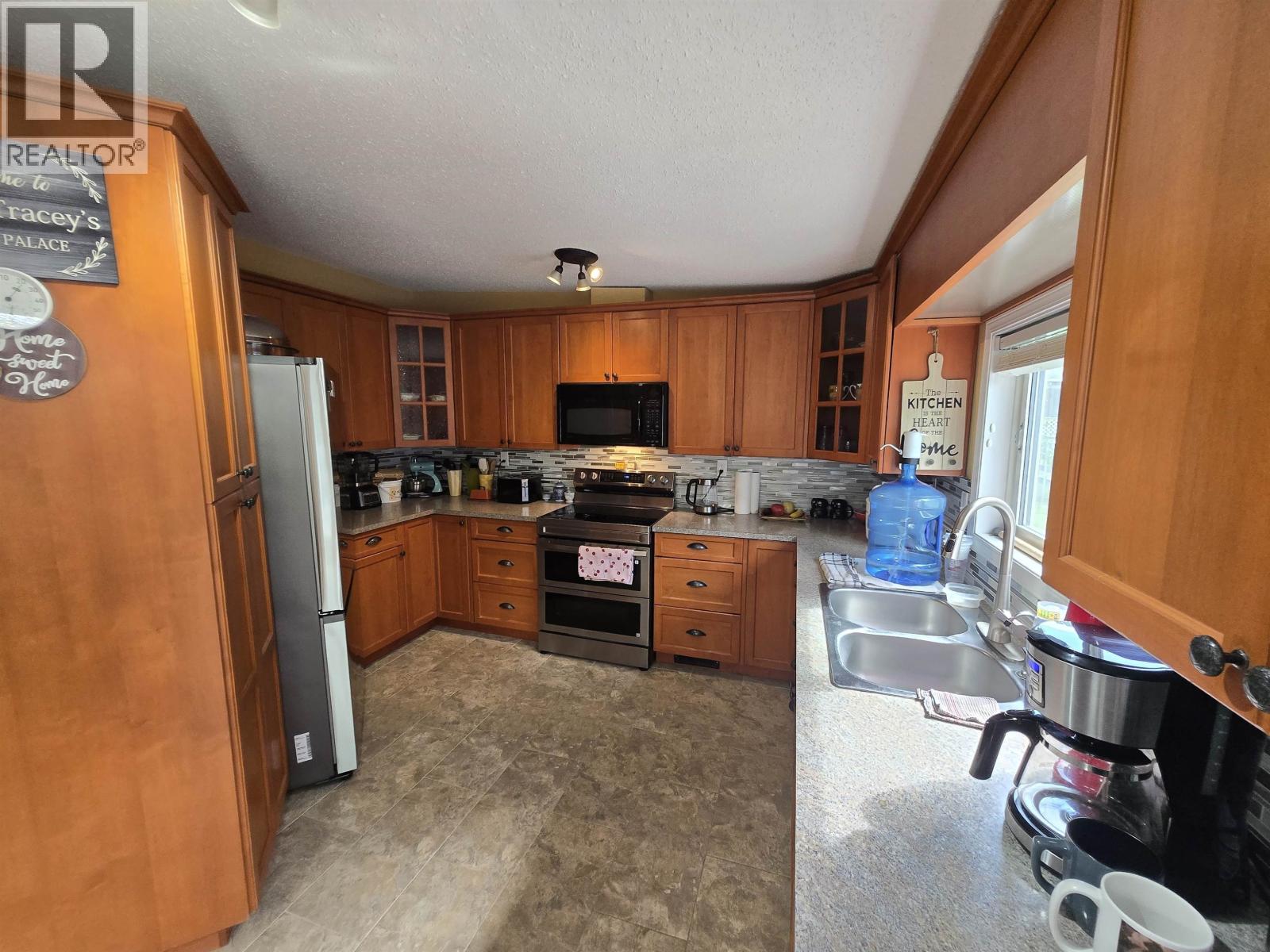 1243 MOUNTAIN ASH ROAD - 13