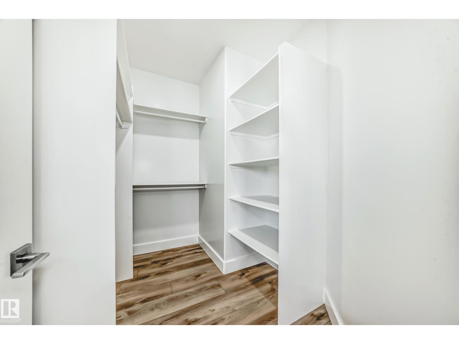 10506 68 AV NW - 41
