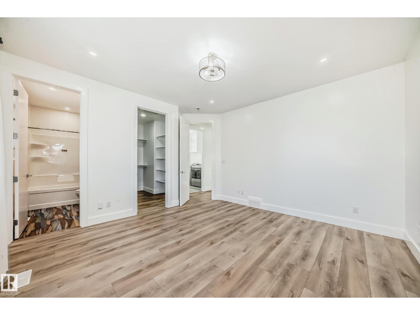 10506 68 AV NW - 38