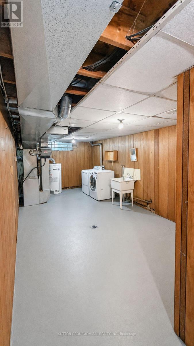 865 REGENT DRIVE - 19