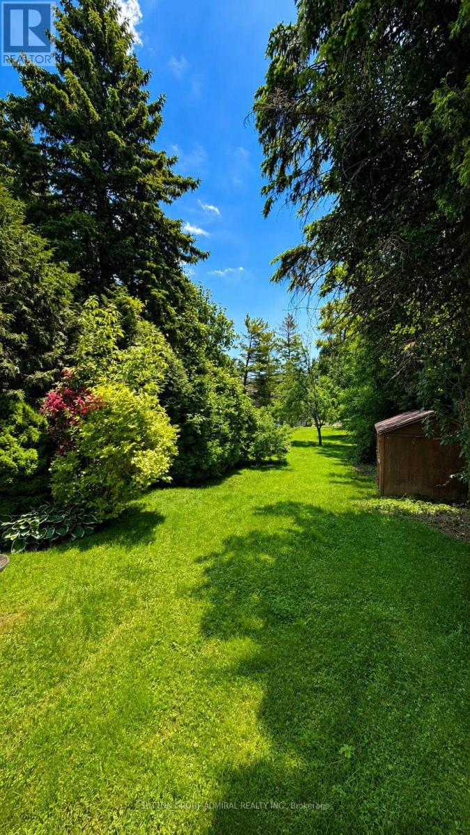 865 REGENT DRIVE - 25