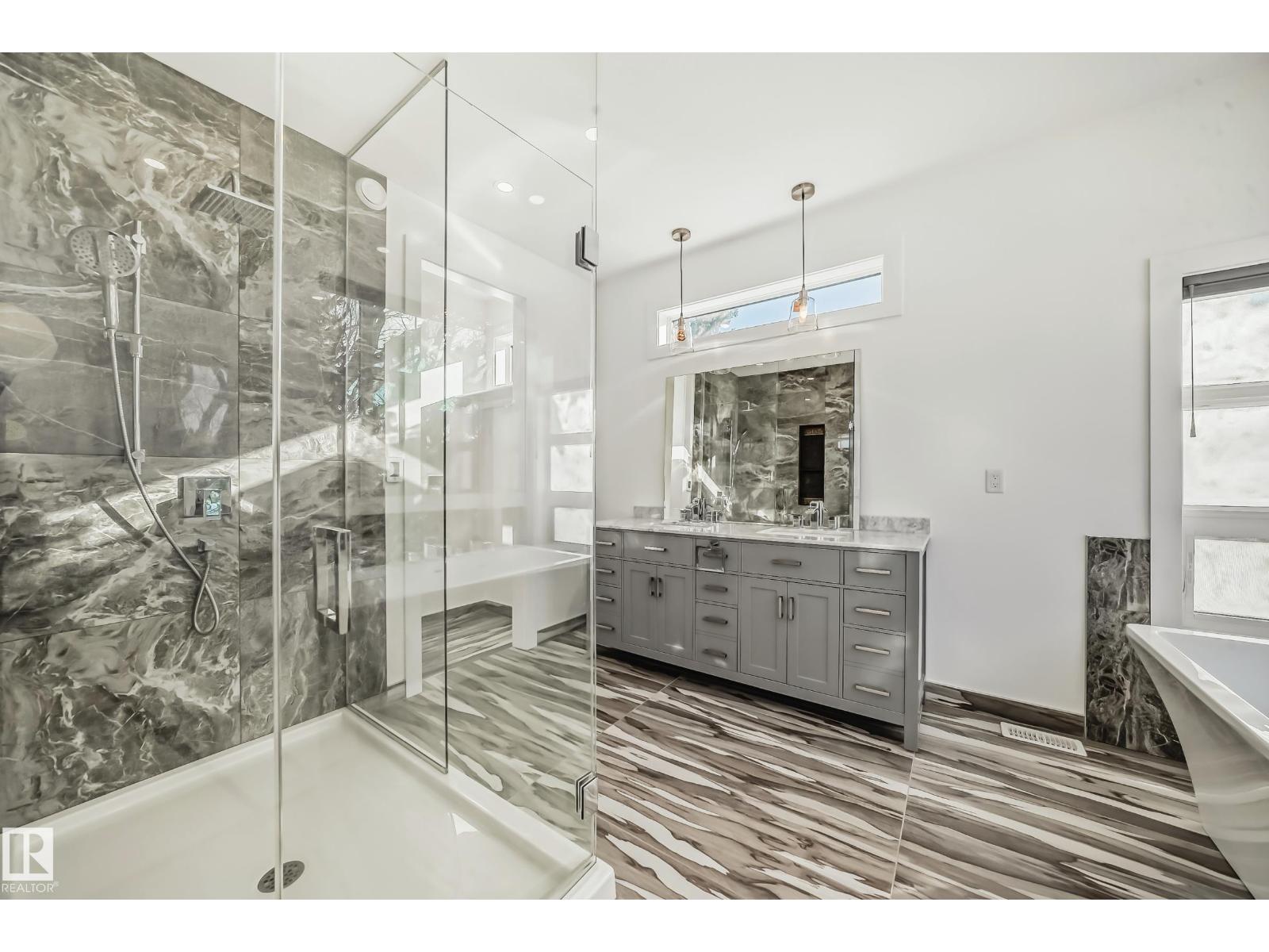10506 68 AV NW - 30