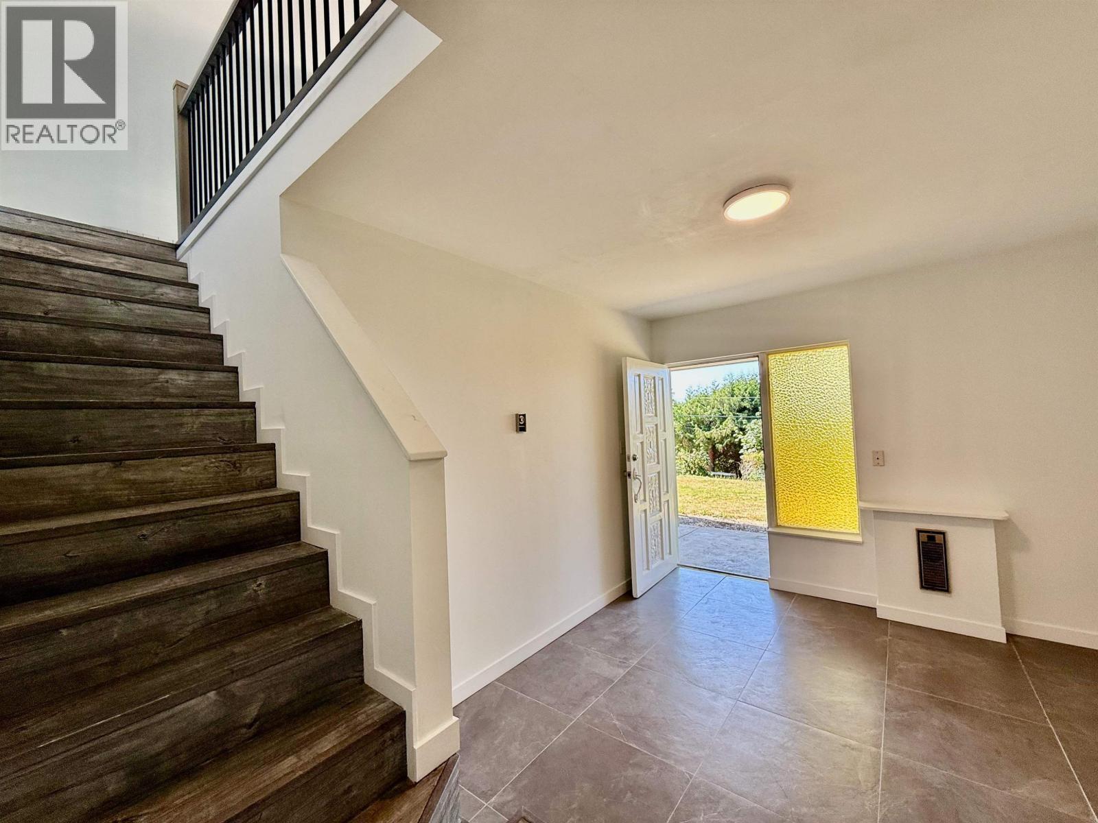 6472 JASPER ROAD, Sechelt