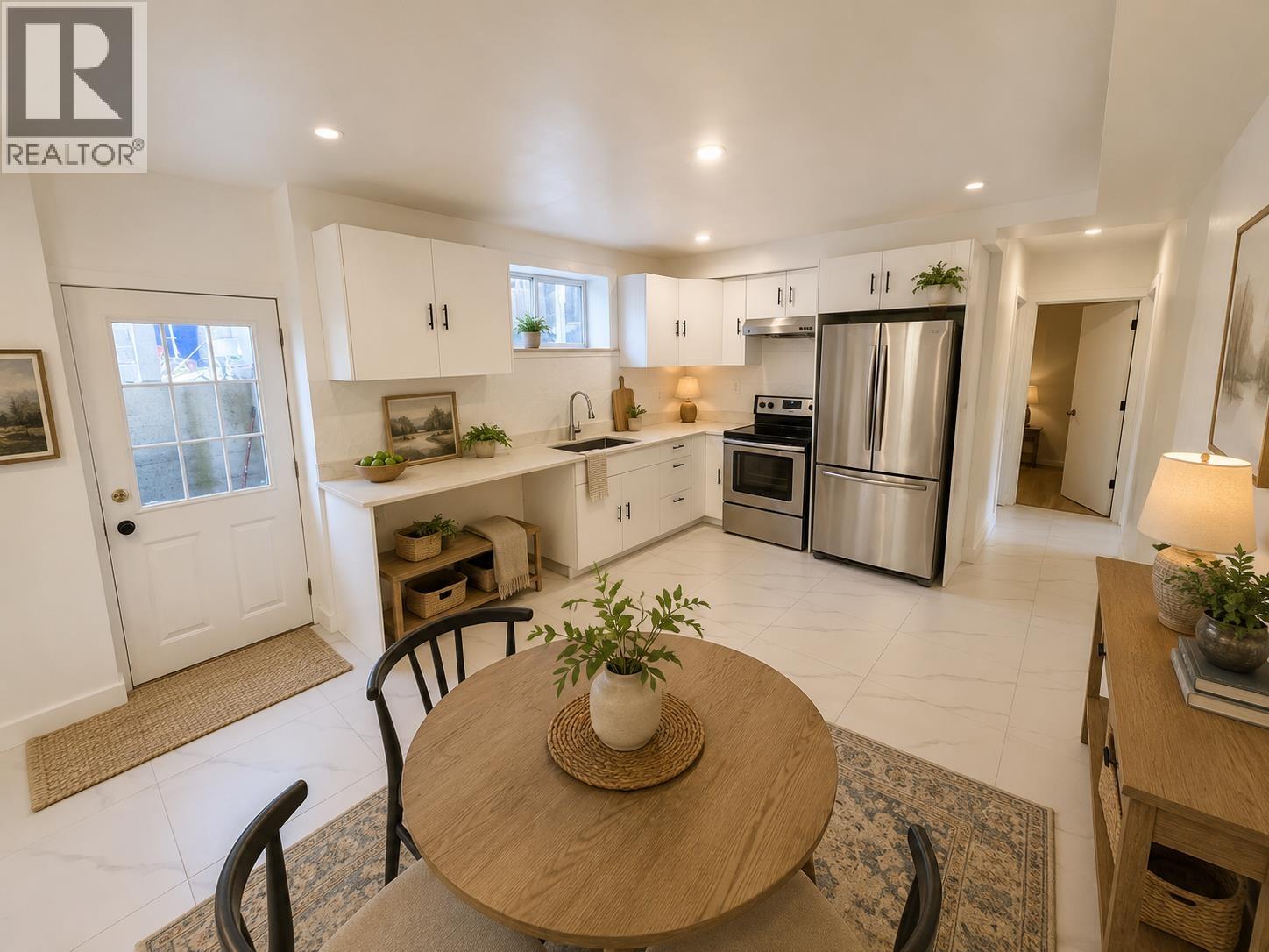6472 JASPER ROAD, Sechelt