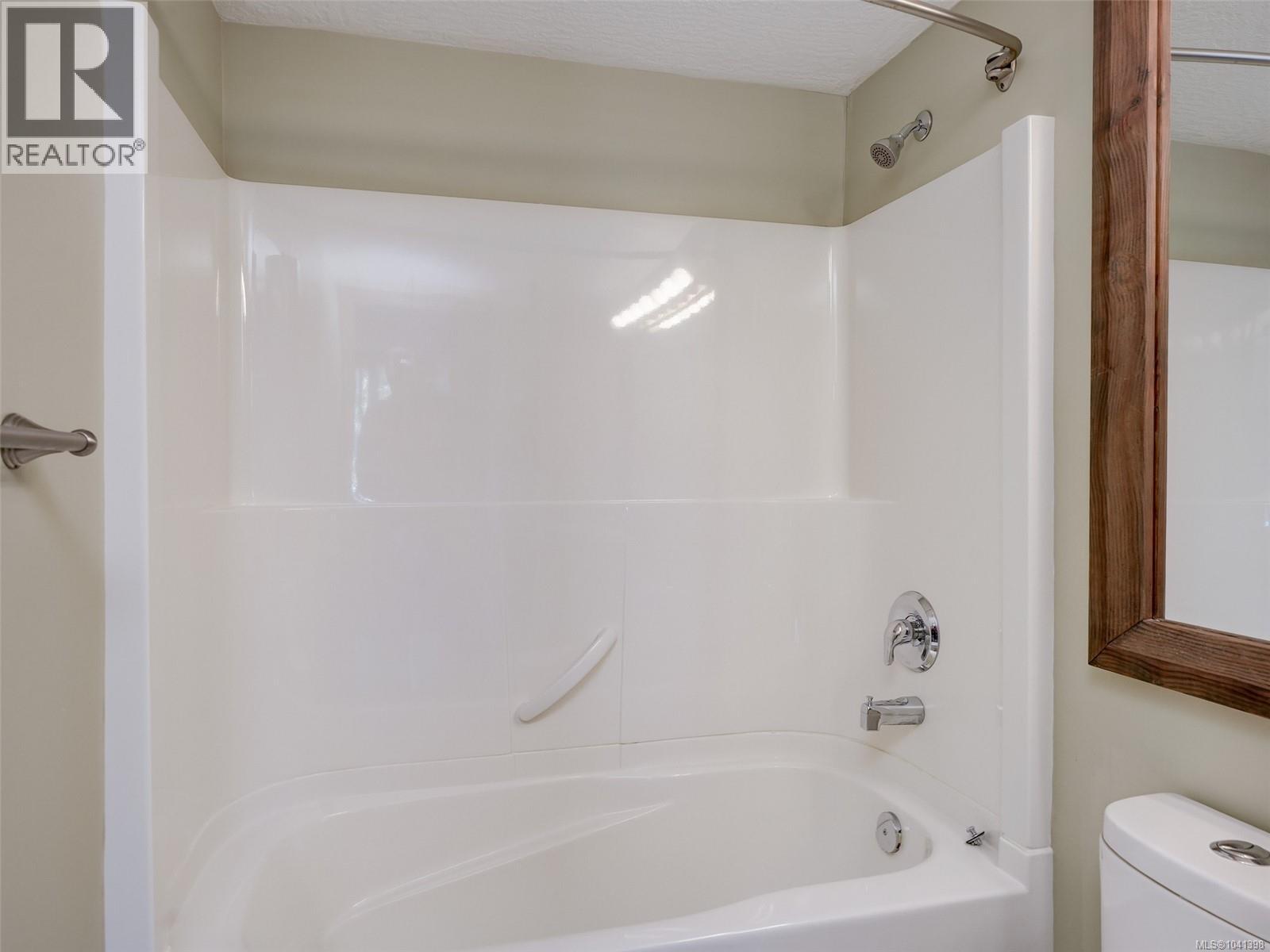 #205 930 Yates St - 17