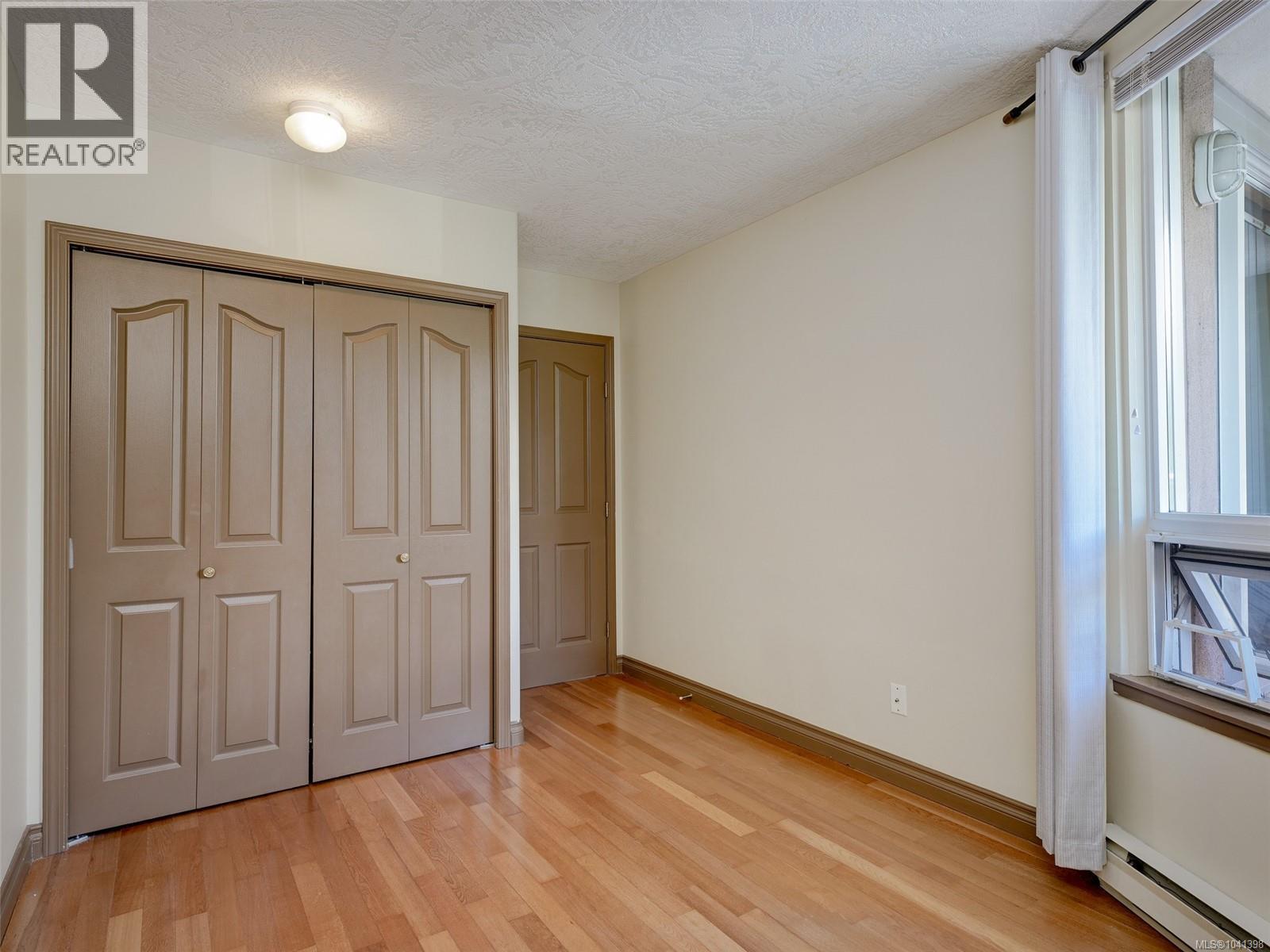 #205 930 Yates St - 18