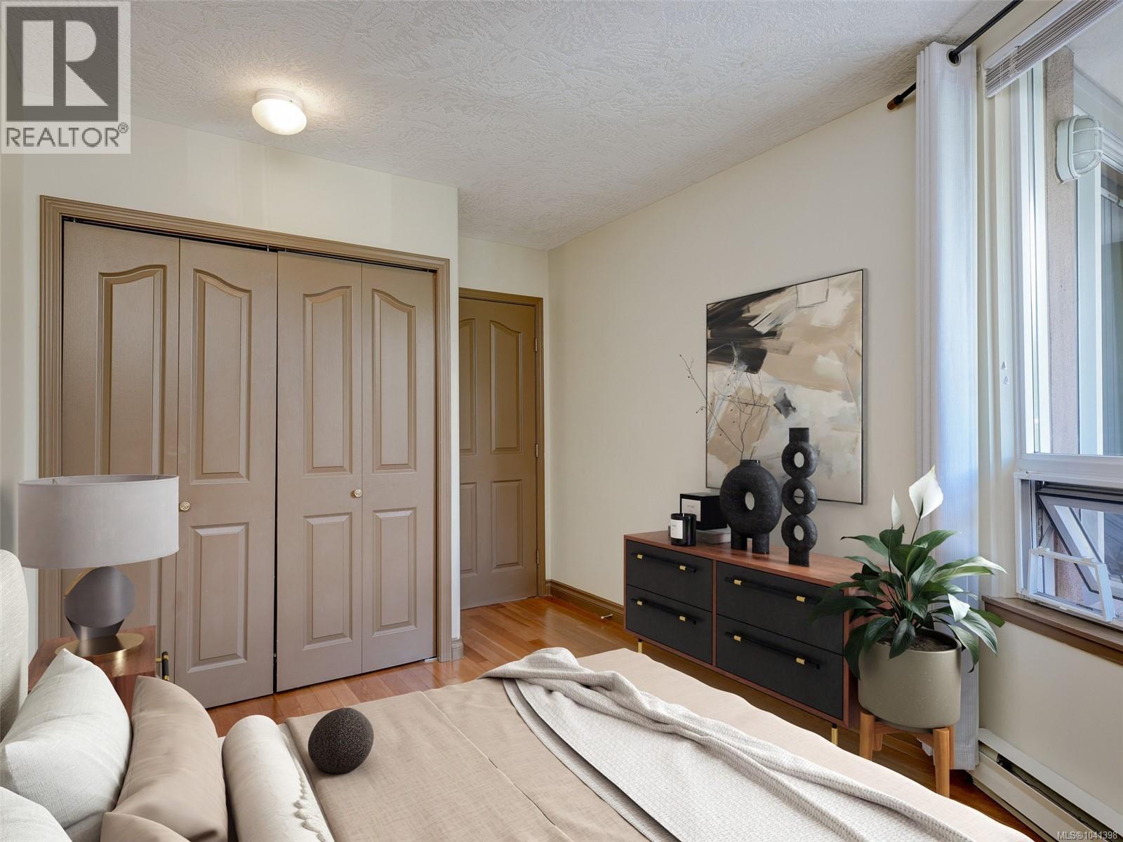 #205 930 Yates St - 19