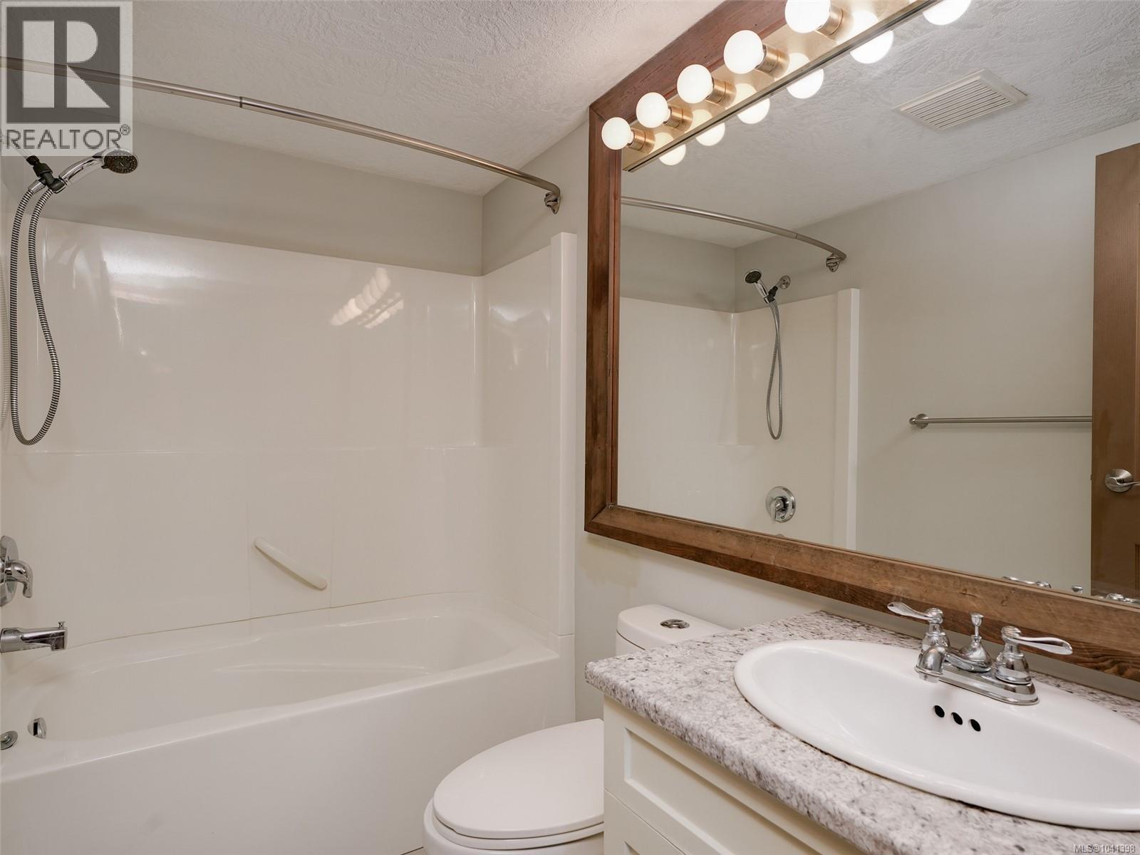 #205 930 Yates St - 21