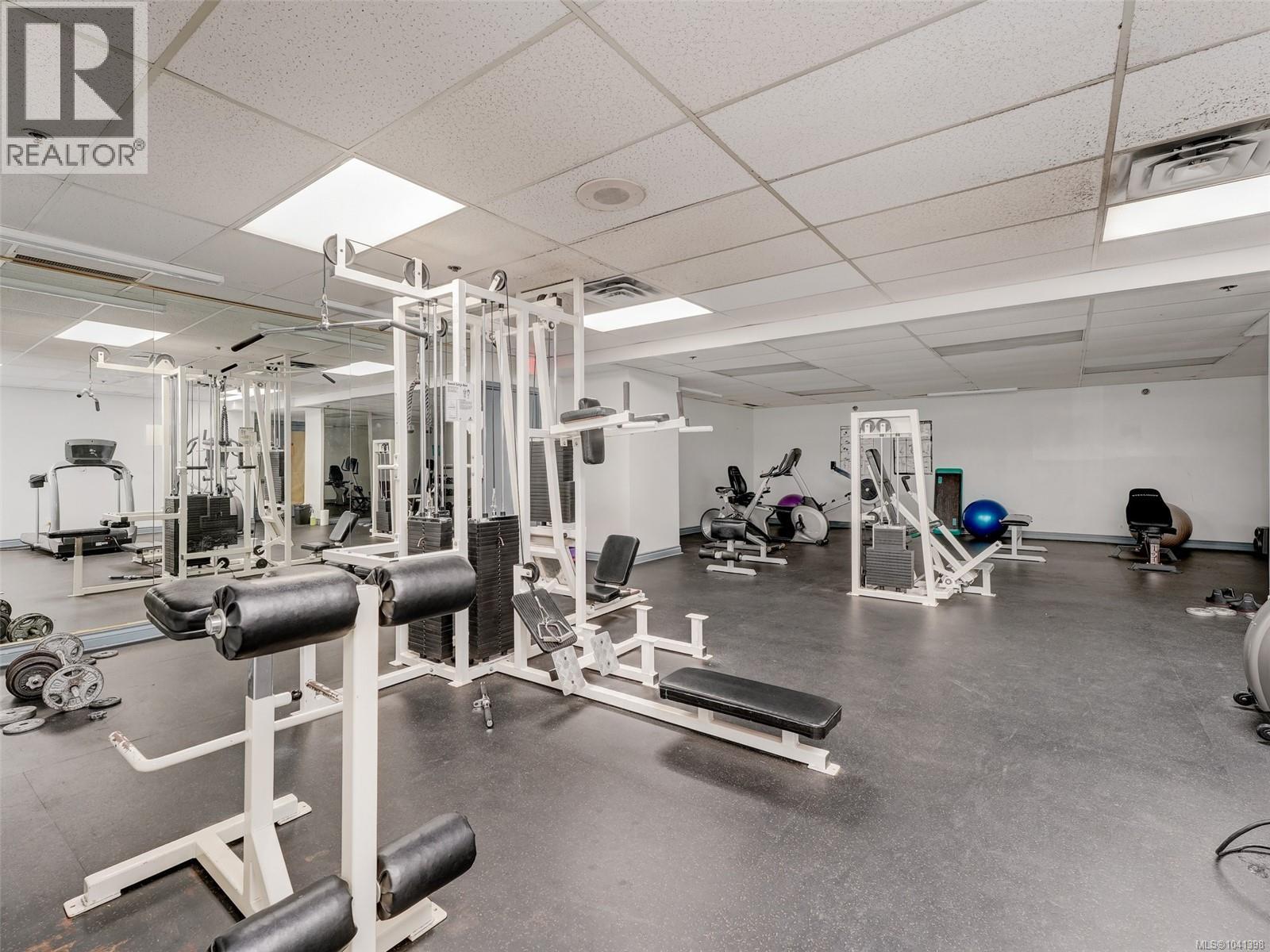 #205 930 Yates St - 25