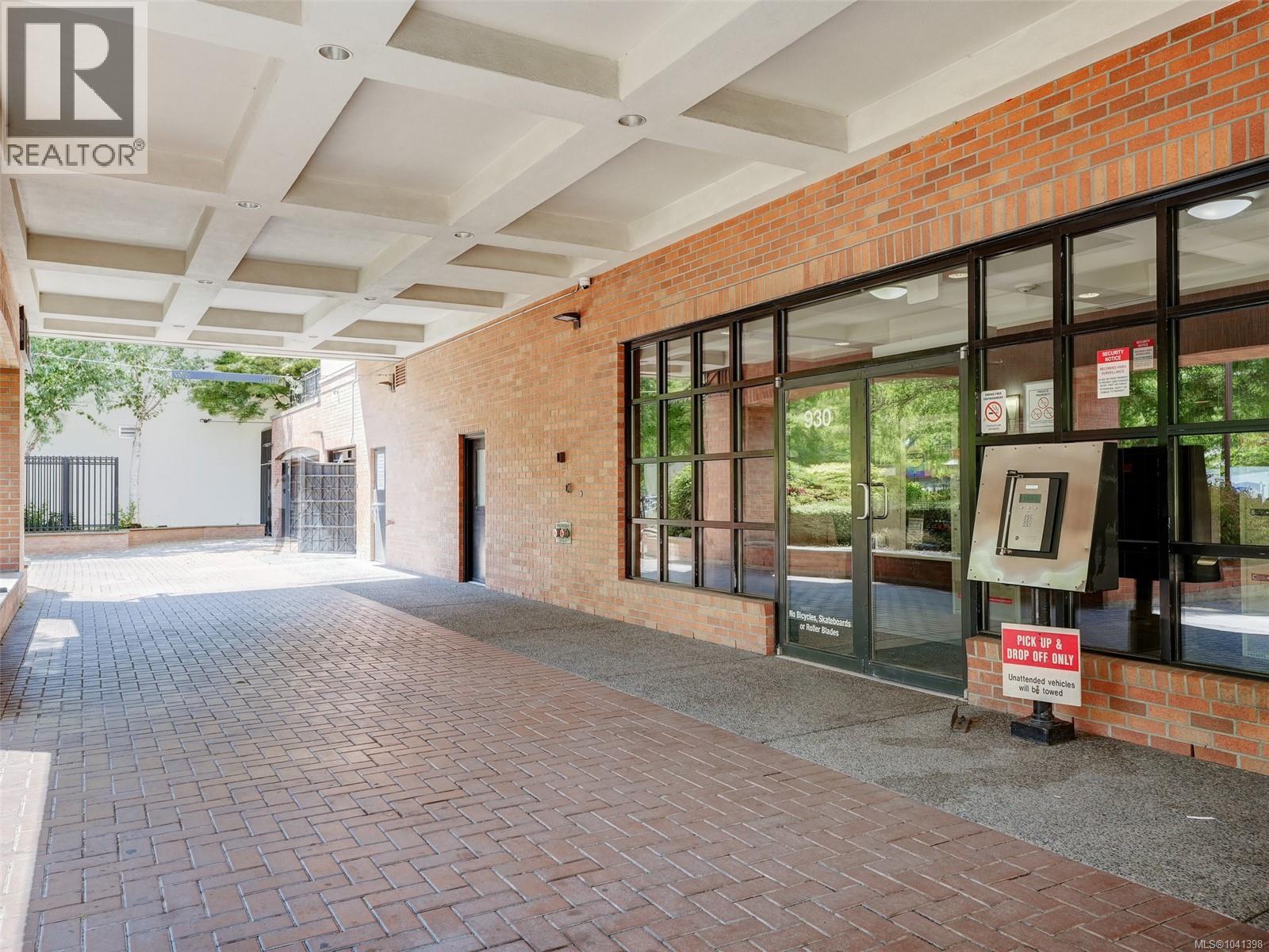 #205 930 Yates St - 27