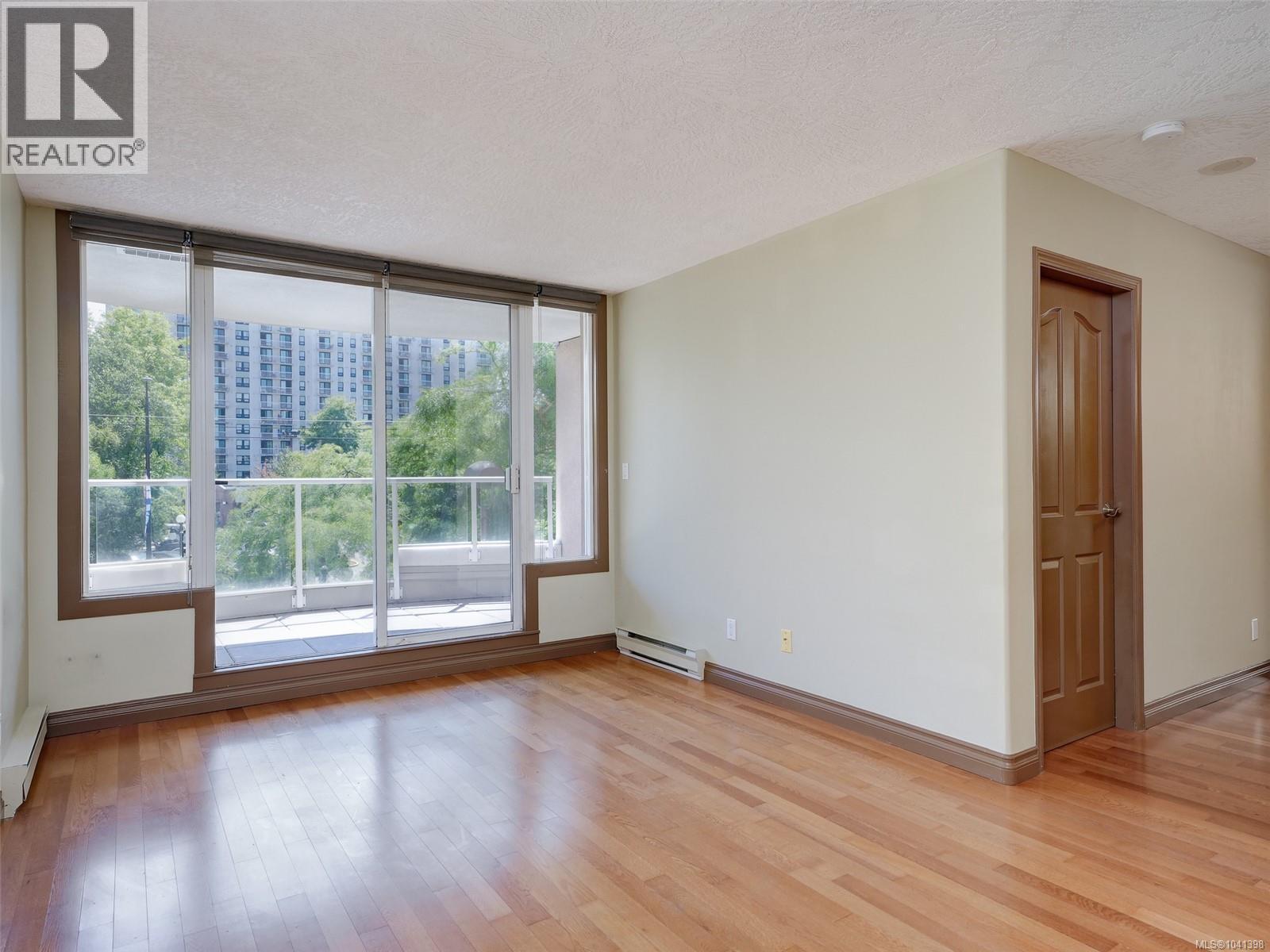 #205 930 Yates St - 3