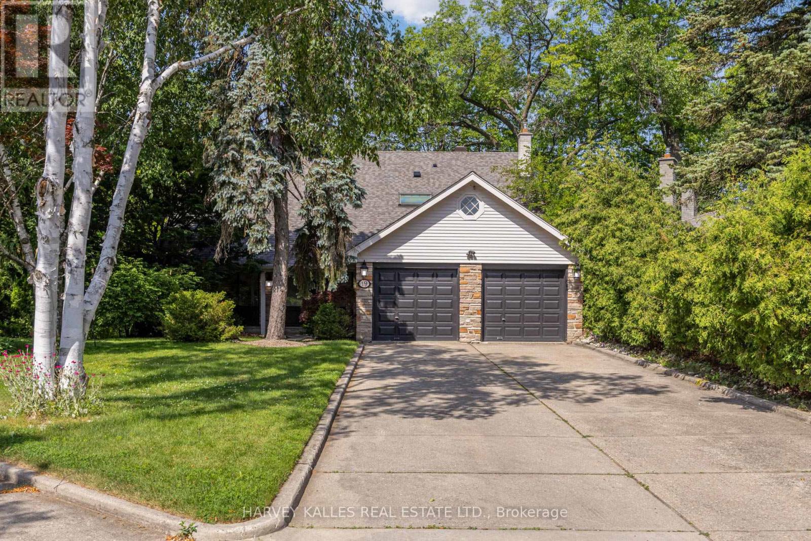 19 RIDGEGATE CRESCENT - 1