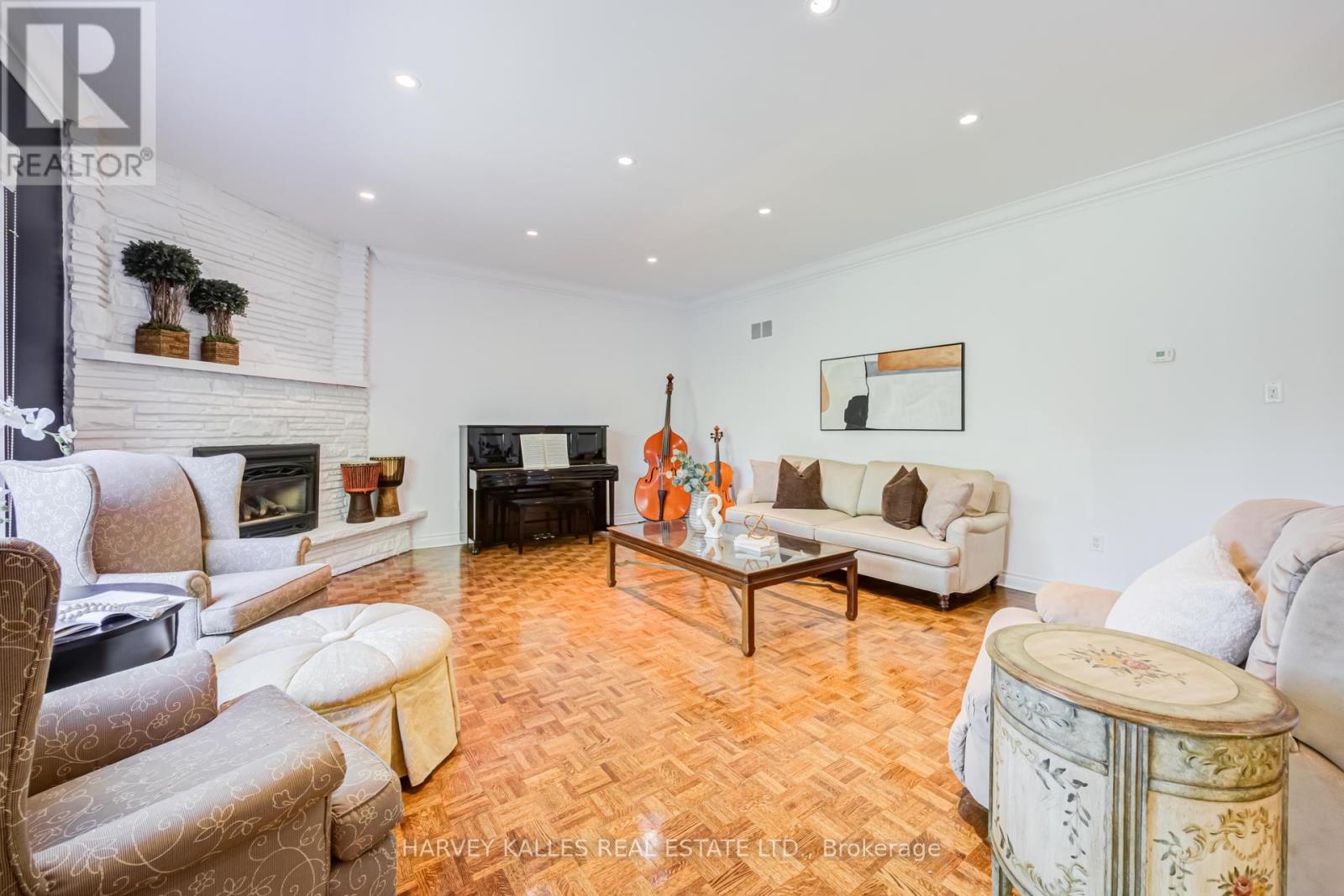 19 RIDGEGATE CRESCENT - 10