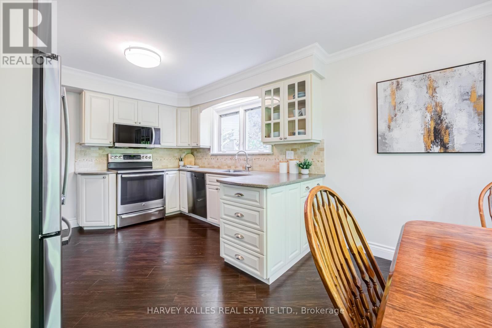 19 RIDGEGATE CRESCENT - 16