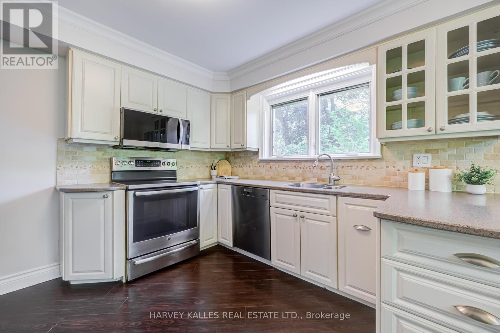 19 RIDGEGATE CRESCENT - 17