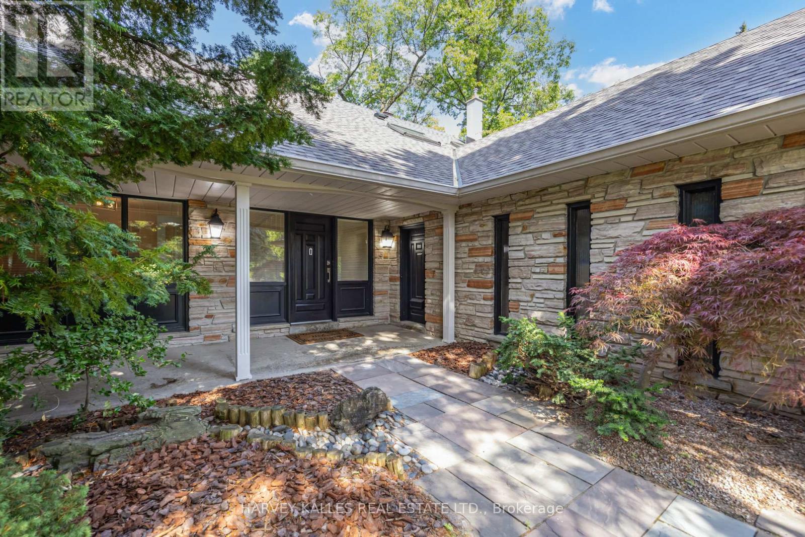 19 RIDGEGATE CRESCENT - 2