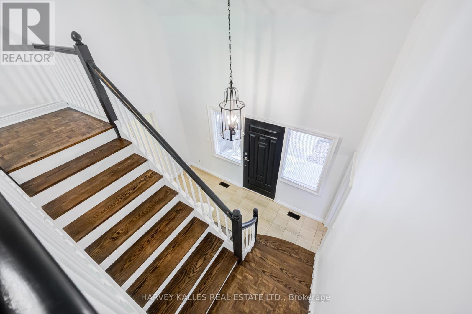 19 RIDGEGATE CRESCENT - 20