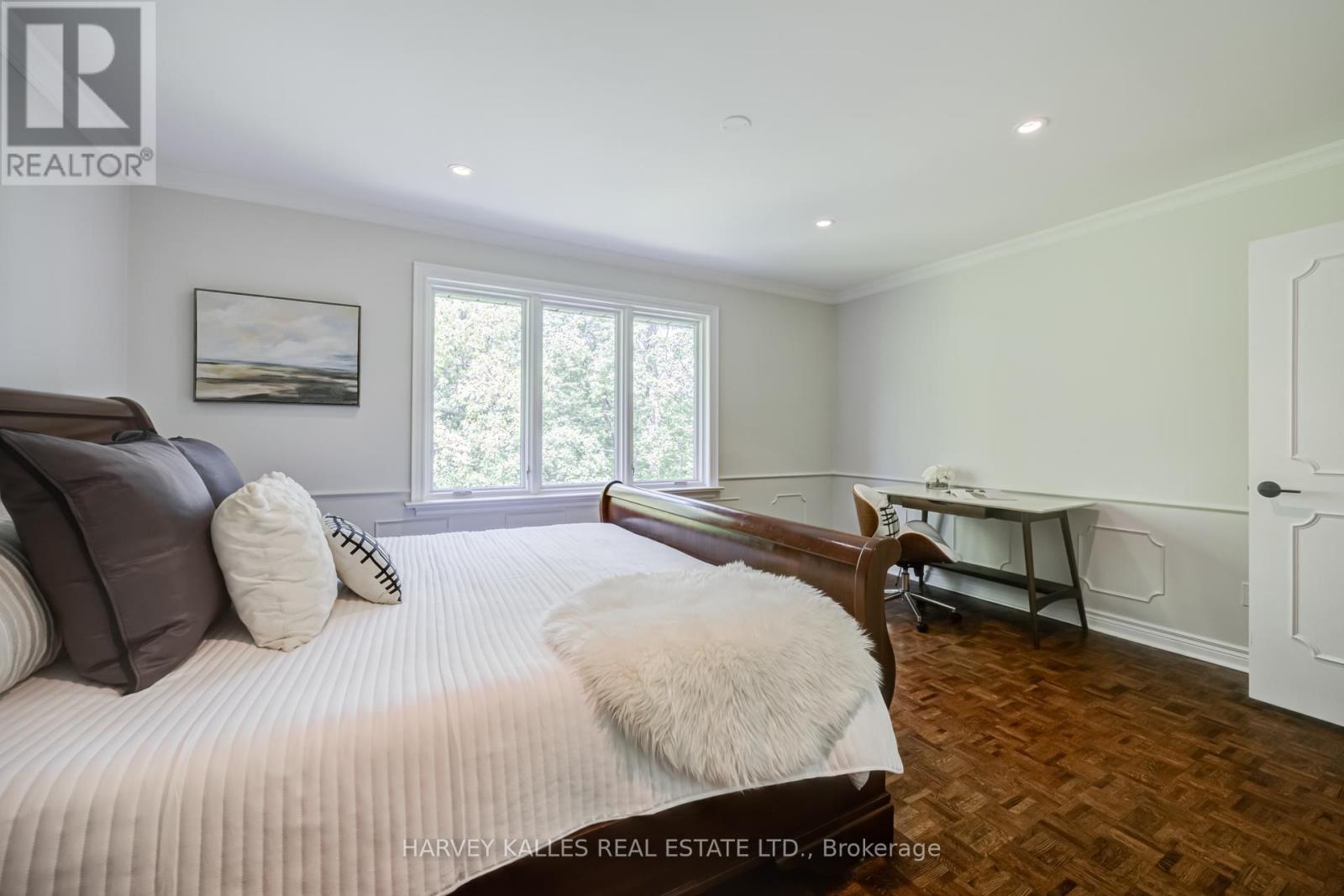 19 RIDGEGATE CRESCENT - 22
