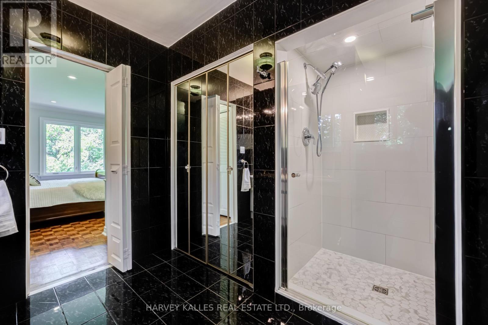 19 RIDGEGATE CRESCENT - 23